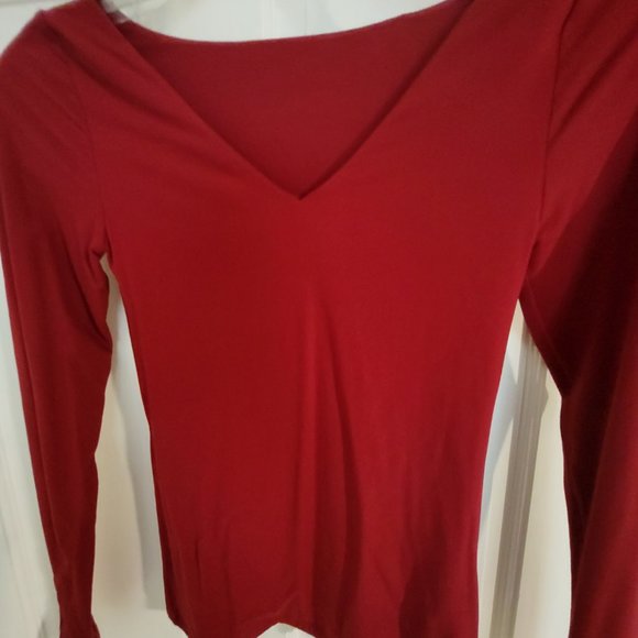 WHBM FORME Long-Sleeve Dual Neck Tee XXS in Indulgent Red - Picture 3 of 5